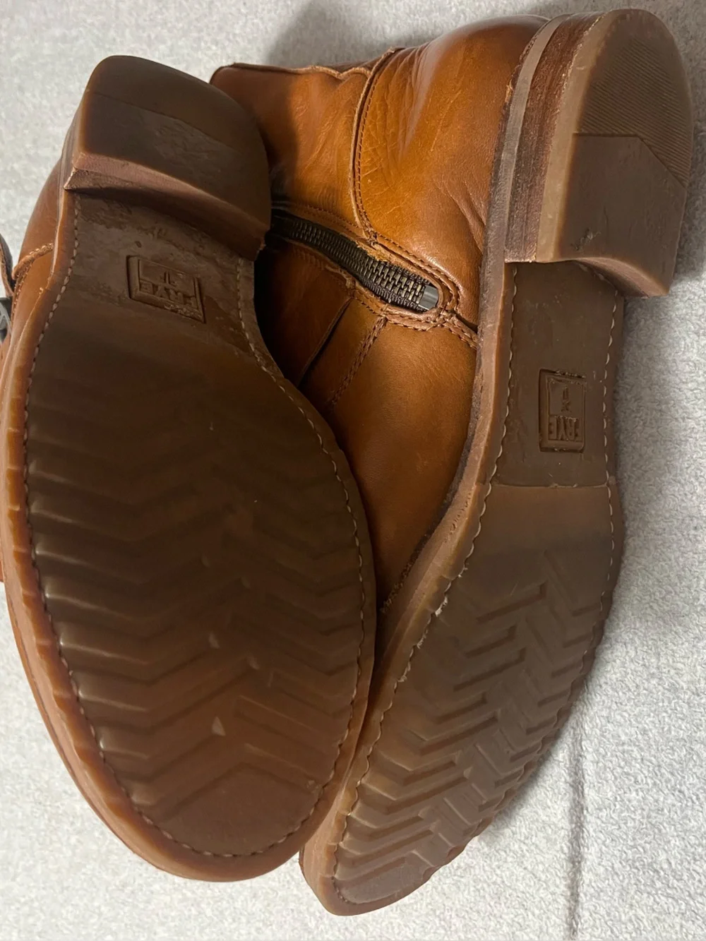 Frye premium cognac